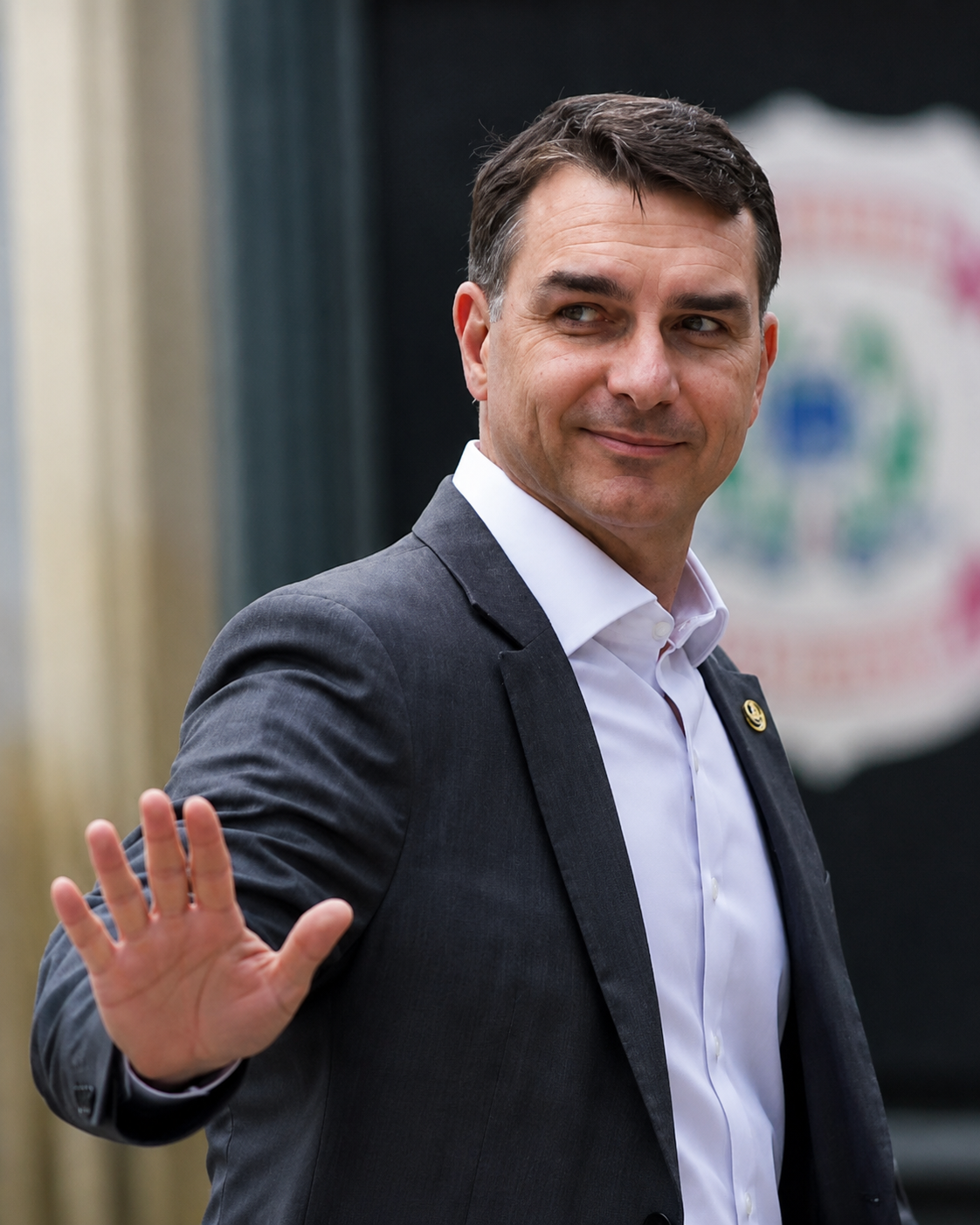 PF avalia uso da difusão prateada da Interpol em investigação sobre Flávio Bolsonaro, diz jornal