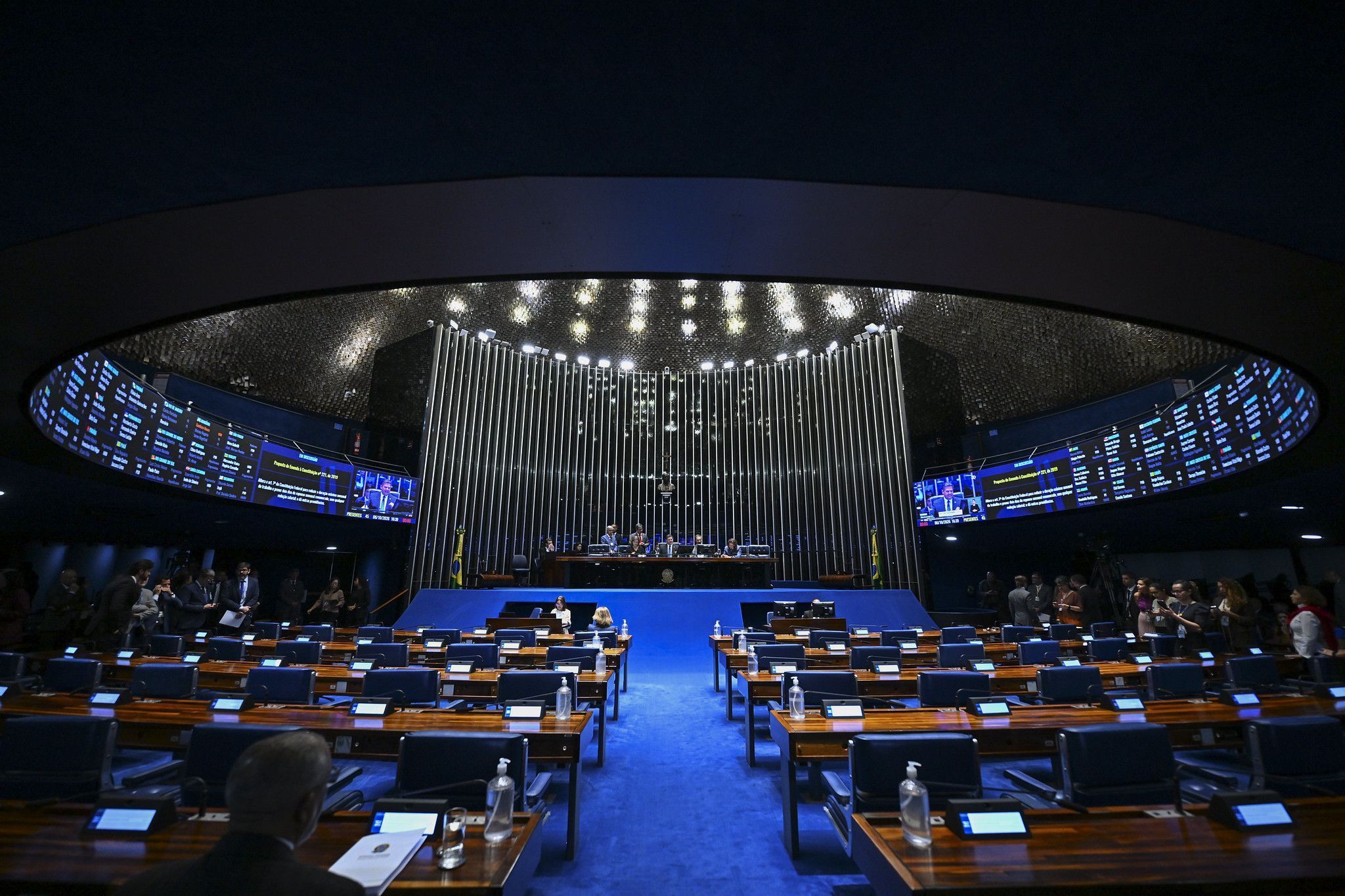 Senado aprova fim da escala 6x1 por 75 votos a 1; Mourão é voto solitário contrário