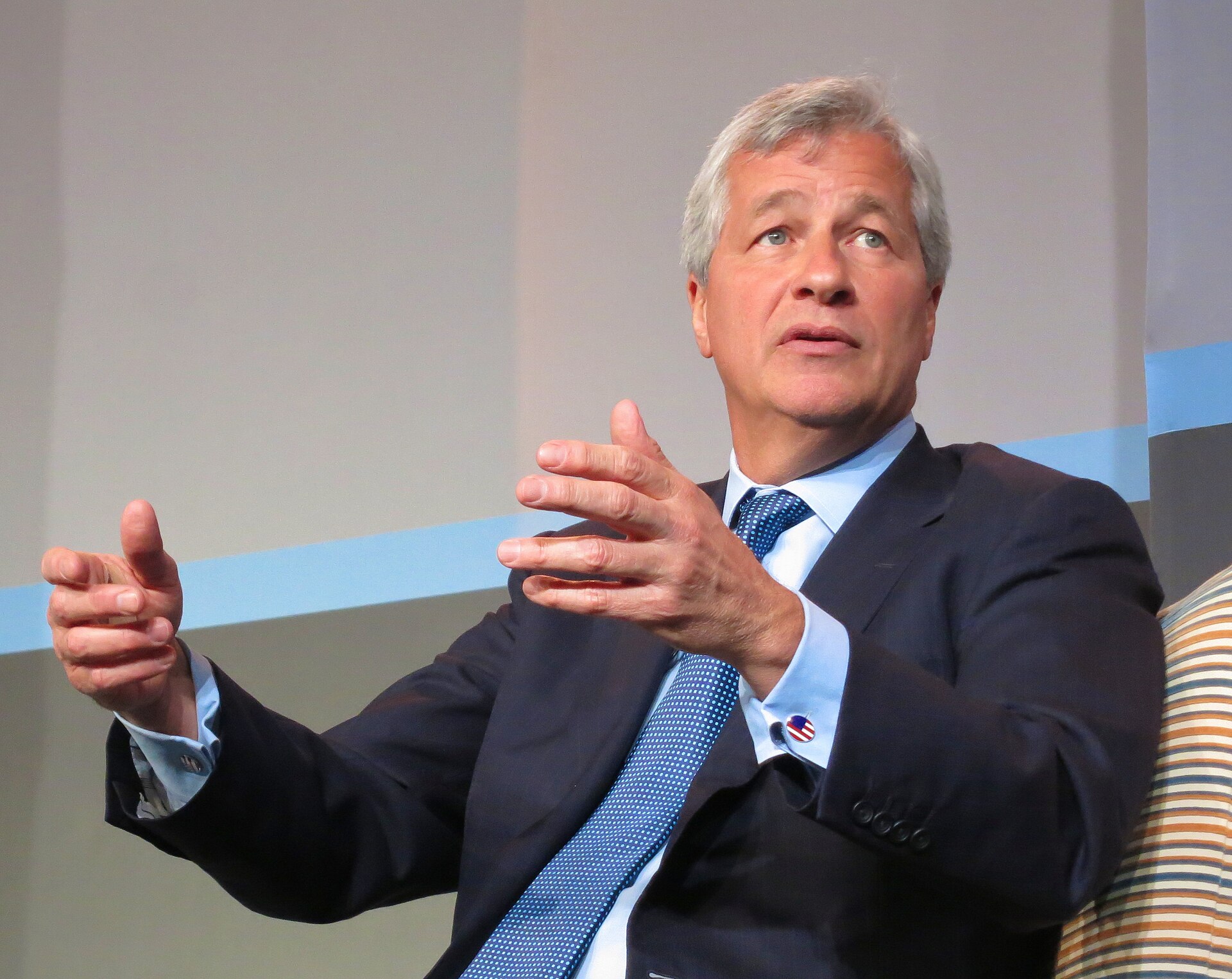 Jamie Dimon diz que CEOs deveriam agir mais como Ted Lasso e menos como autocratas