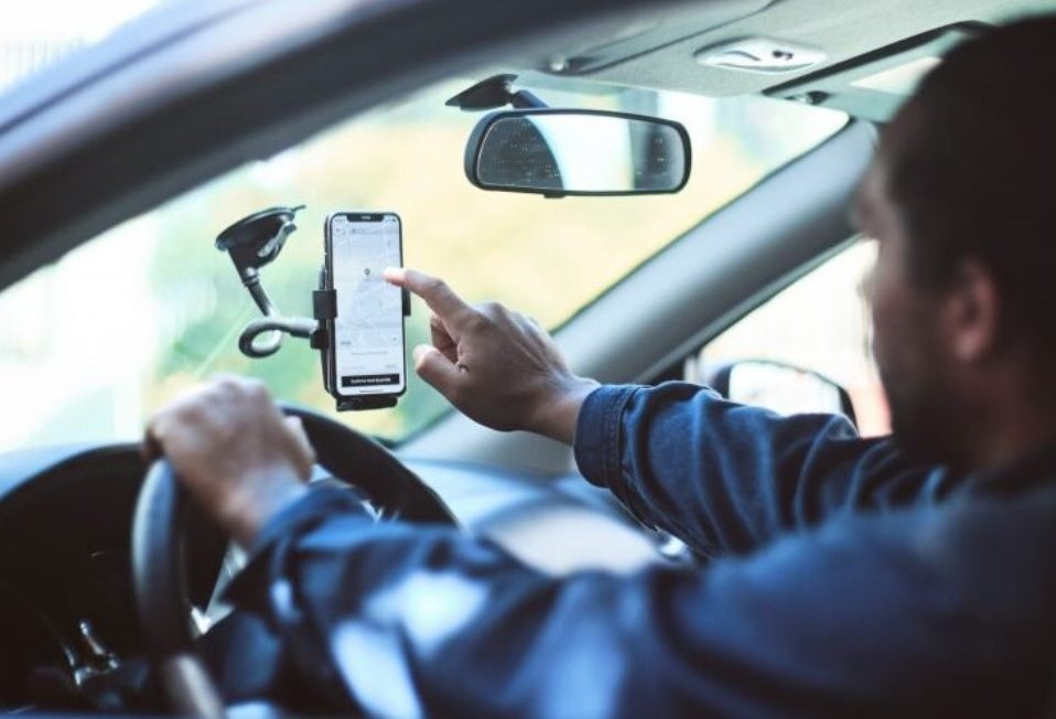 TRT-7 decide que ação de motorista contra bloqueio na Uber deve ser julgada pela Justiça comum