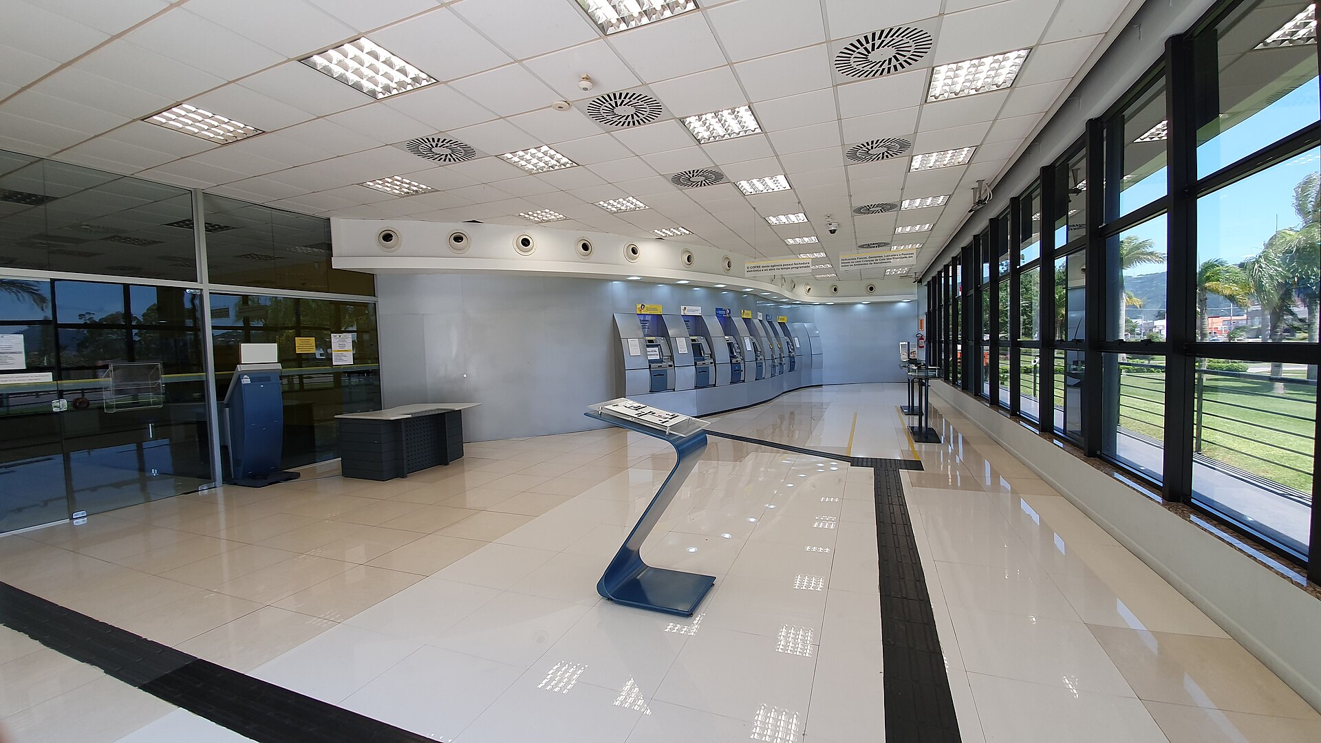 Bradesco abre temporada de balanços com lucro de R$ 7,1 bilhões e inadimplência em alta