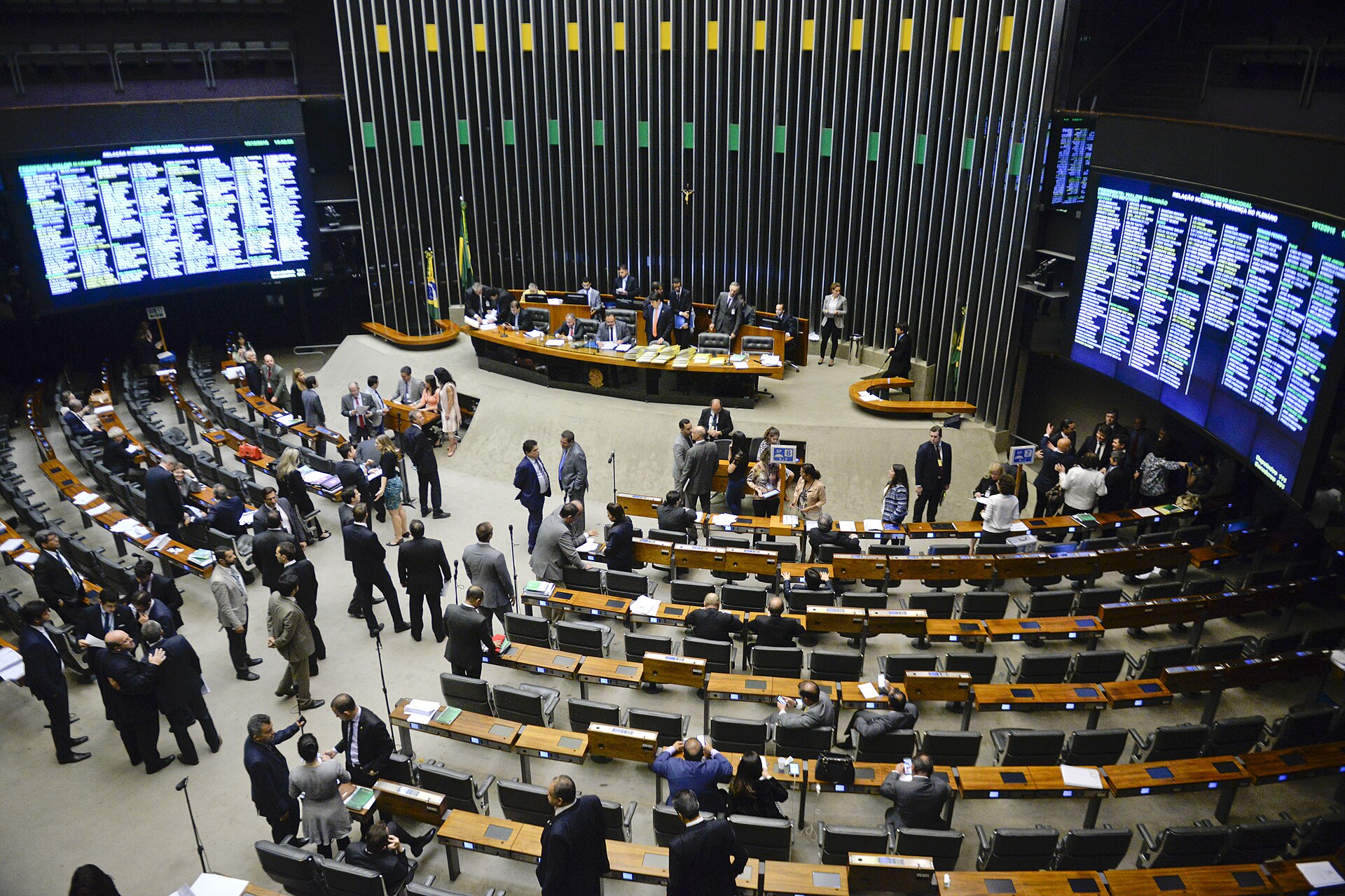 FecomercioSP pede atualização do teto das pequenas empresas após fim da escala 6x1