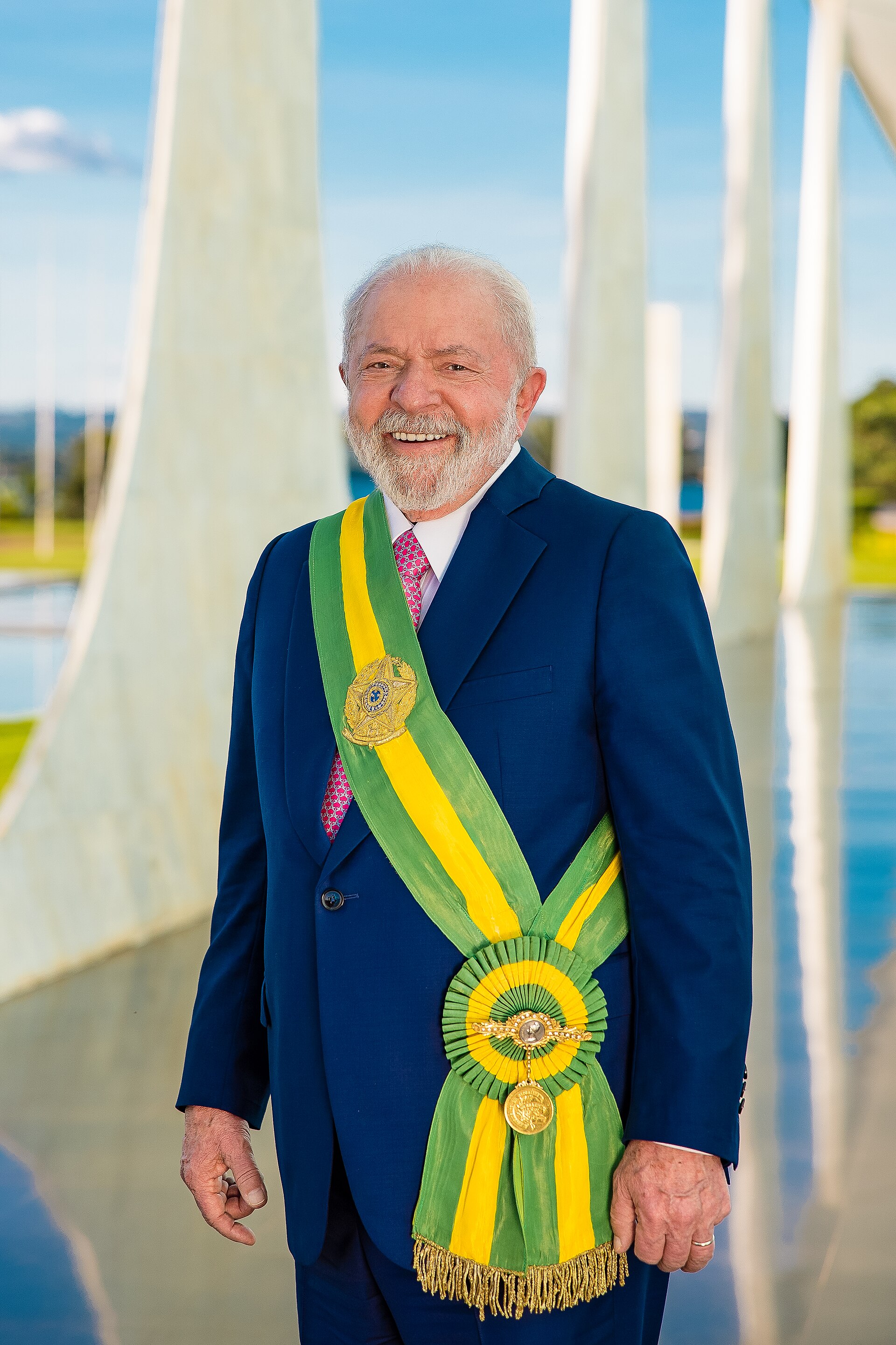 Reeleito, Lula promete regular big techs e diz querer criar uma IA brasileira